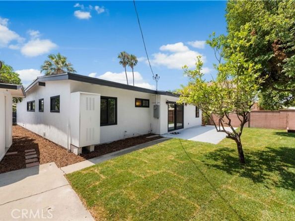 11327 Blythe Street, Sun Valley (los Angeles) CA 91352
