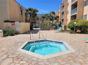 18307 Burbank Boulevard 14, Tarzana (los Angeles) CA 91356