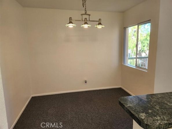 18307 Burbank Boulevard 14, Tarzana (los Angeles) CA 91356