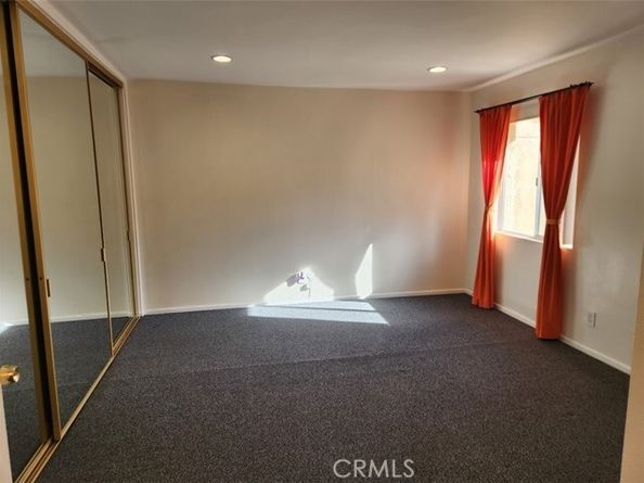 18307 Burbank Boulevard 14, Tarzana (los Angeles) CA 91356