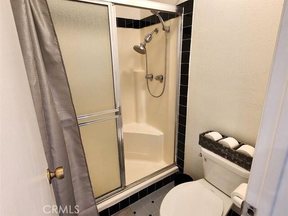 18307 Burbank Boulevard 14, Tarzana (los Angeles) CA 91356