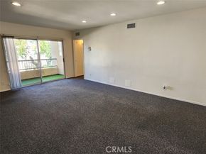 18307 Burbank Boulevard 14, Tarzana (los Angeles) CA 91356