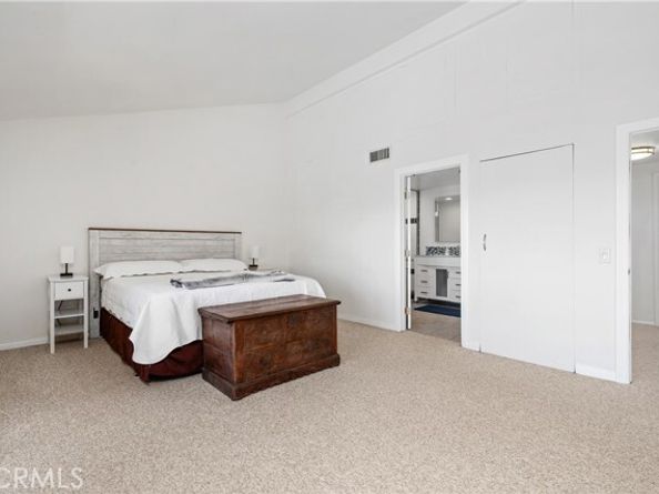 21727 Ulmus Drive, Woodland Hills (los Angeles) CA 91364