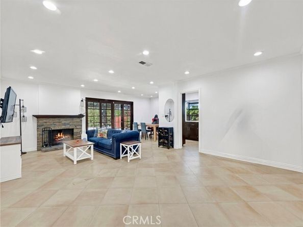 9527 Oso Avenue, Chatsworth (los Angeles) CA 91311