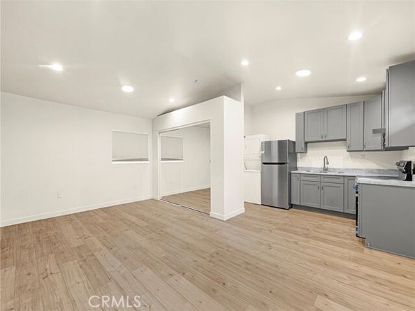 9527 Oso Avenue, Chatsworth (los Angeles) CA 91311