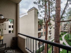 21400 Burbank Boulevard 313, Woodland Hills (los Angeles) CA 91367