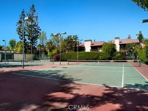 5711 Owensmouth Avenue 125, Woodland Hills (los Angeles) CA 91367