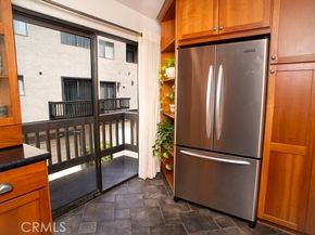 5711 Owensmouth Avenue 125, Woodland Hills (los Angeles) CA 91367