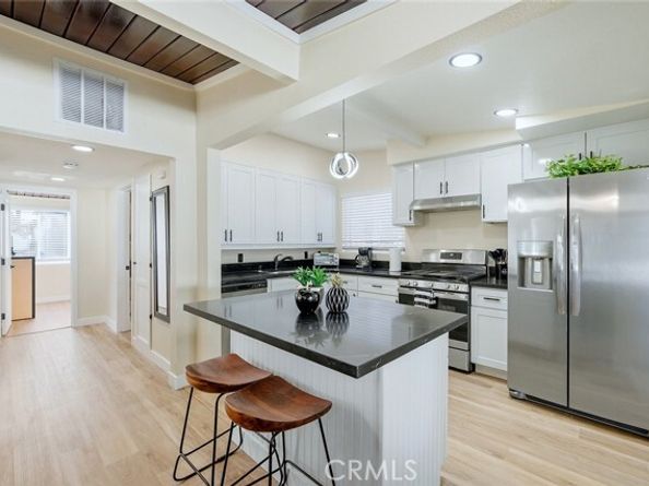 6250 Coldwater Canyon Avenue, North Hollywood (los Angeles) CA 91606
