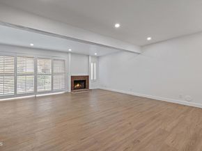 5720 Owensmouth Avenue 125, Woodland Hills (los Angeles) CA 91367