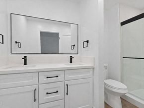 5720 Owensmouth Avenue 125, Woodland Hills (los Angeles) CA 91367