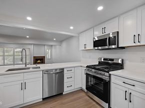 5720 Owensmouth Avenue 125, Woodland Hills (los Angeles) CA 91367