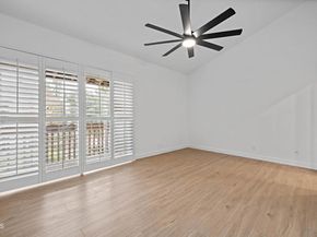 5720 Owensmouth Avenue 125, Woodland Hills (los Angeles) CA 91367