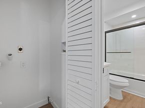 5720 Owensmouth Avenue 125, Woodland Hills (los Angeles) CA 91367