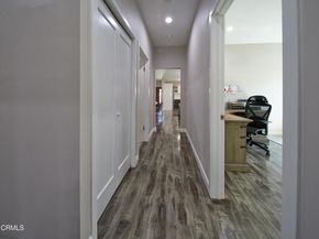 11045 Califa Street, North Hollywood (los Angeles) CA 91601