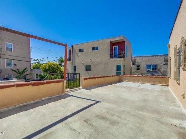 833 Ridgewood Place, Los Angeles CA 90038