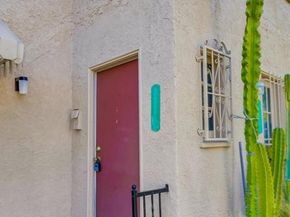 833 Ridgewood Place, Los Angeles CA 90038