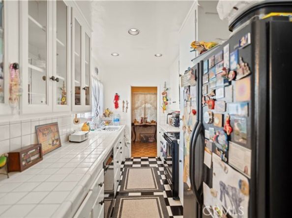 5737 Denny, North Hollywood (los Angeles) CA 91601