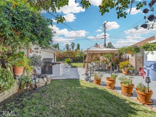 5737 Denny, North Hollywood (los Angeles) CA 91601