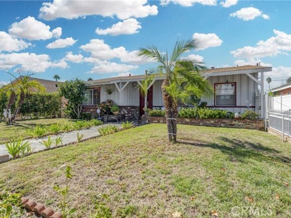 5737 Denny, North Hollywood (los Angeles) CA 91601