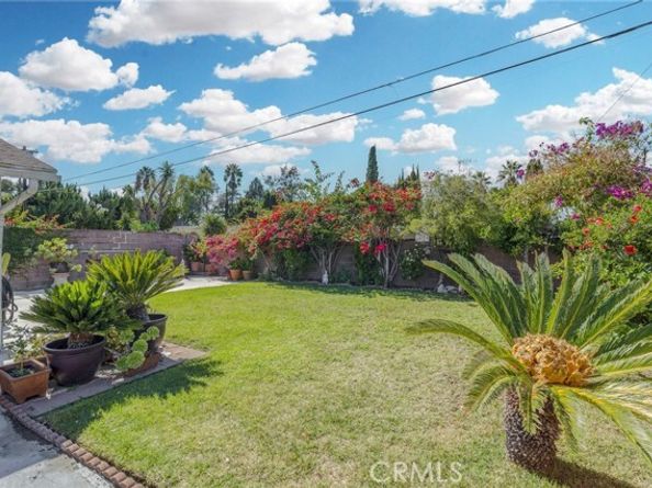 5737 Denny, North Hollywood (los Angeles) CA 91601