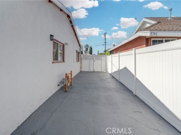 5737 Denny, North Hollywood (los Angeles) CA 91601