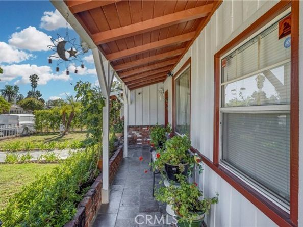 5737 Denny, North Hollywood (los Angeles) CA 91601