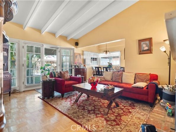 5737 Denny, North Hollywood (los Angeles) CA 91601