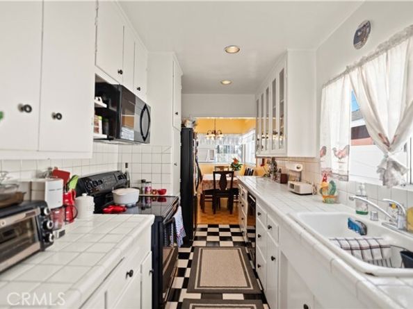 5737 Denny, North Hollywood (los Angeles) CA 91601