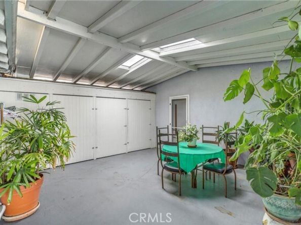 5737 Denny, North Hollywood (los Angeles) CA 91601