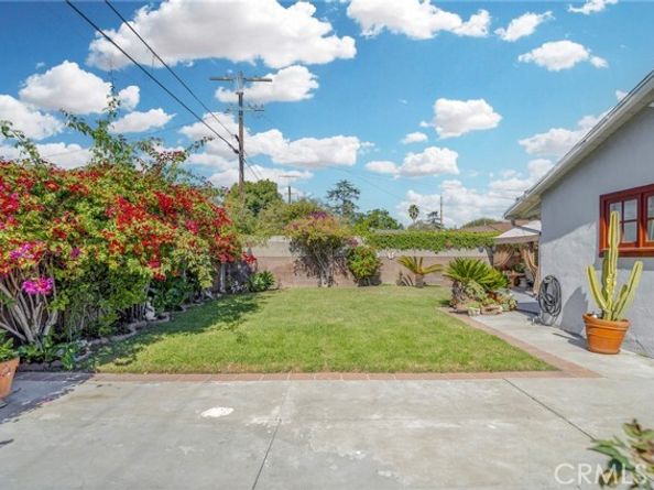 5737 Denny, North Hollywood (los Angeles) CA 91601