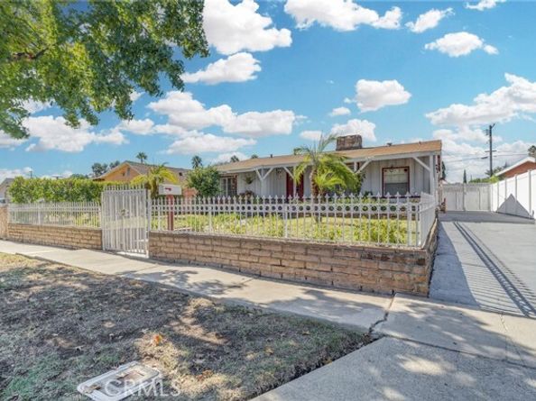 5737 Denny, North Hollywood (los Angeles) CA 91601