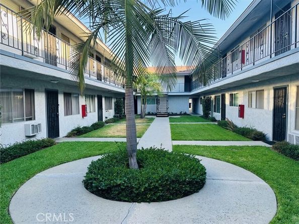 2890 E Artesia 42, Long Beach CA 90805
