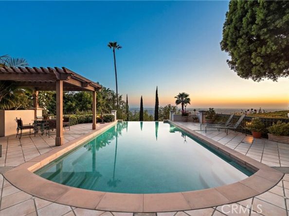 1875 La Cuesta, Tustin CA 92705