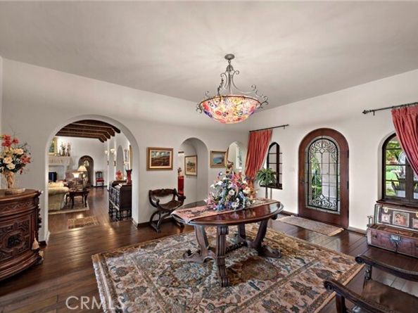 1875 La Cuesta, Tustin CA 92705