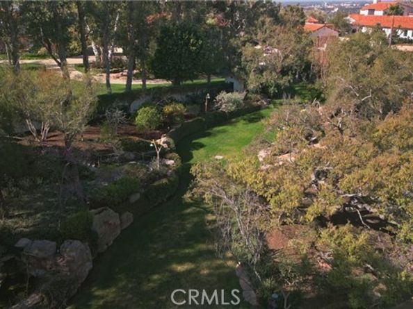 1875 La Cuesta, Tustin CA 92705