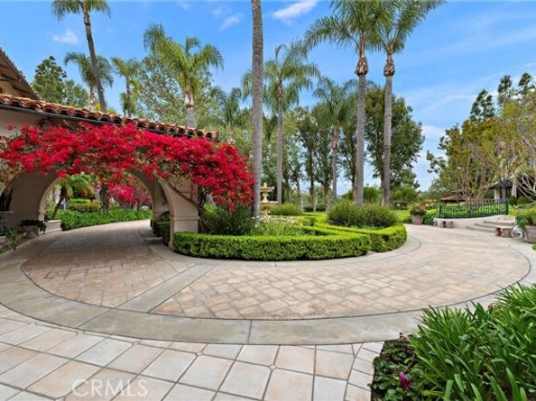 1875 La Cuesta, Tustin CA 92705