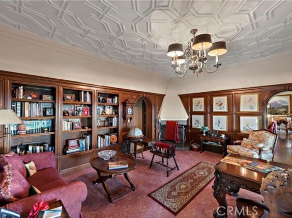 1875 La Cuesta, Tustin CA 92705