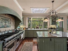 1875 La Cuesta, Tustin CA 92705