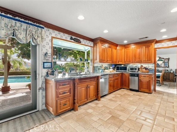 21642 Montbury, Lake Forest (el Toro) CA 92630