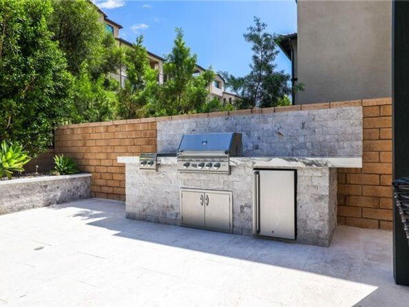 12 Lontano, Lake Forest (el Toro) CA 92630
