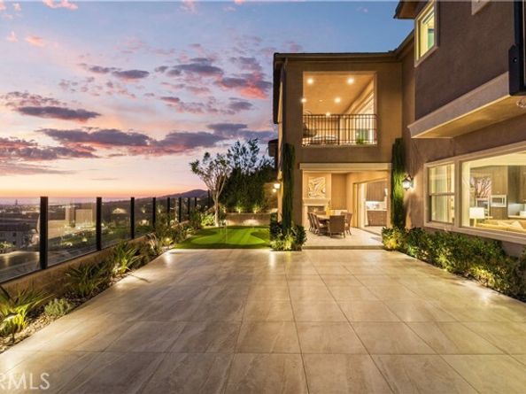 5512 Heritage Oak Drive, Lake Forest (el Toro) CA 92679