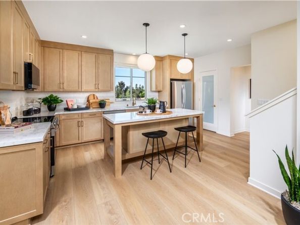 911 Estrella Road, San Marcos CA 92078