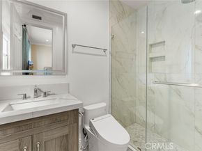 18 Bent Oak, Laguna Hills CA 92679