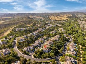 18 Bent Oak, Laguna Hills CA 92679