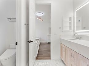 18 Bent Oak, Laguna Hills CA 92679