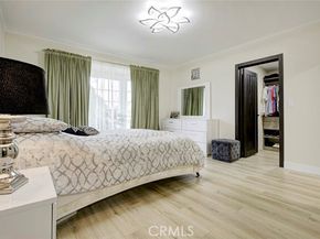 15556 Valerio, Van Nuys (los Angeles) CA 91406