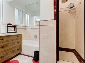 15556 Valerio, Van Nuys (los Angeles) CA 91406