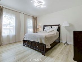 15556 Valerio, Van Nuys (los Angeles) CA 91406