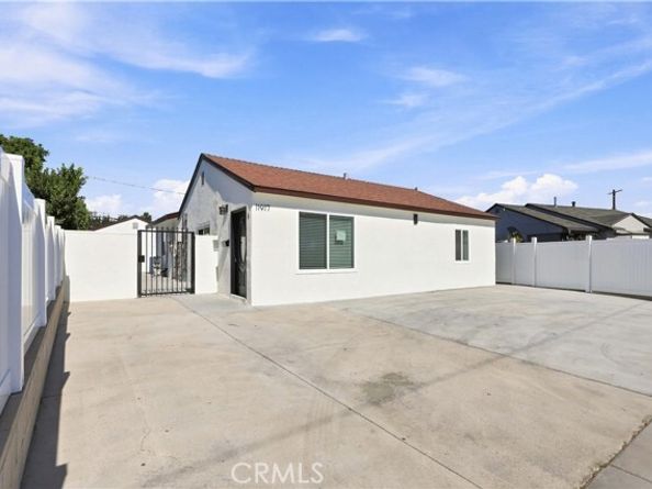 11917 Burton Street, North Hollywood (los Angeles) CA 91605